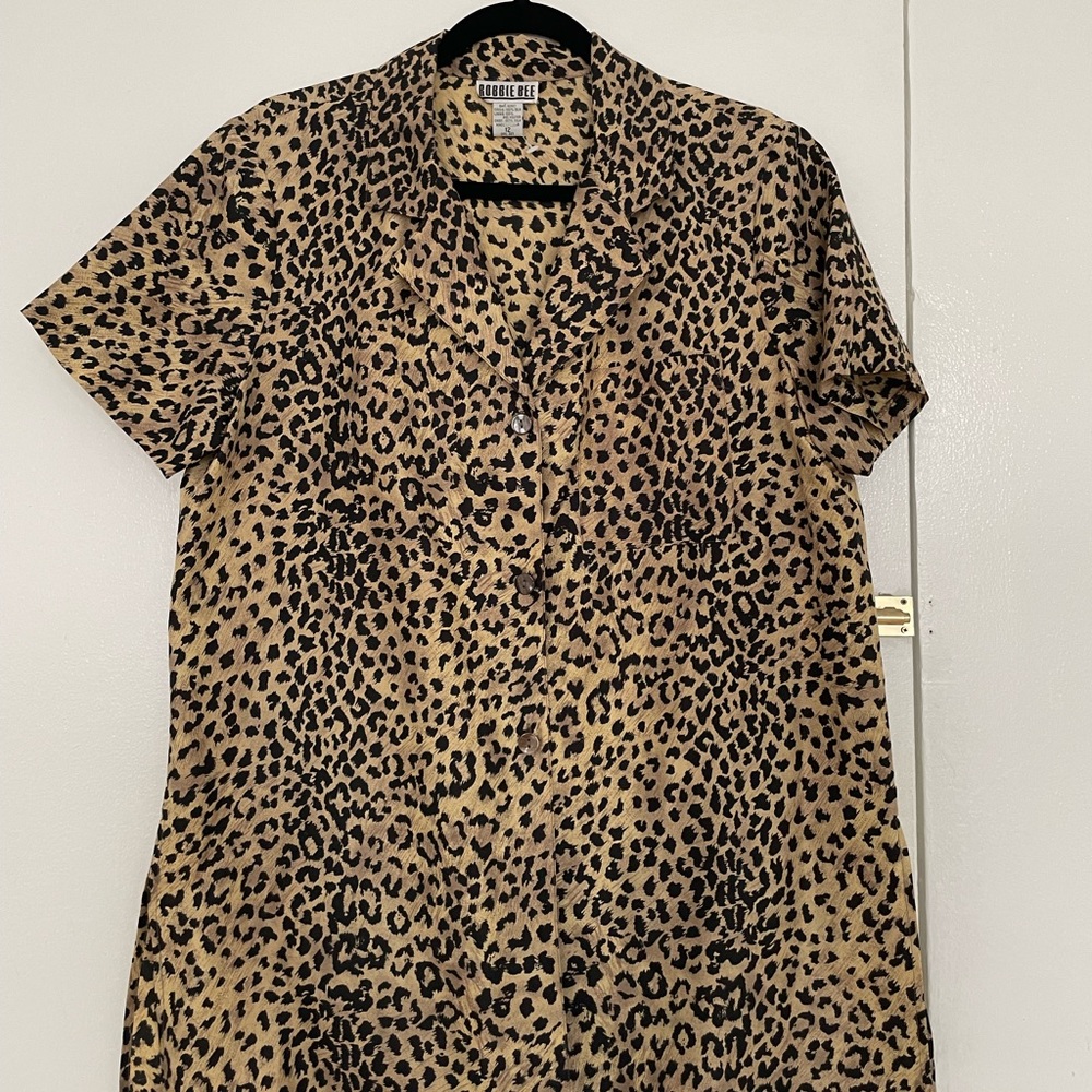 Robbie Bee 100% Silk Vintage Leopard Print Blouse
